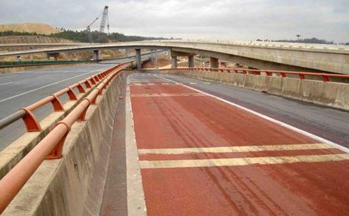 合作轻载防滑路面粘结材料