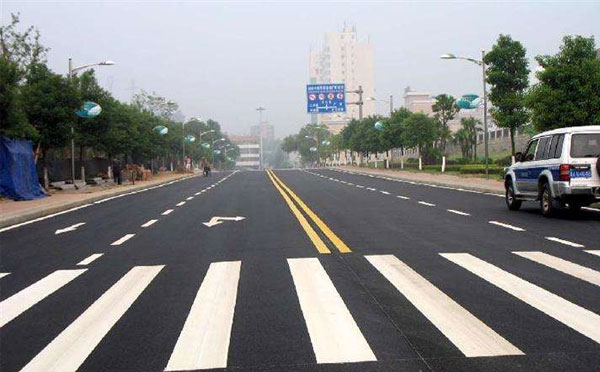 合作标线涂料在合作环氧地坪项目中的选择与应用